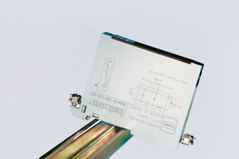 Barrierit elektronisella virranrajoituksella